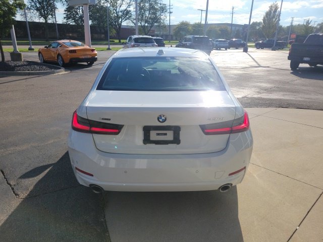Used 2026 BMW 330i xDrive Sedan AWD/4WD image 10