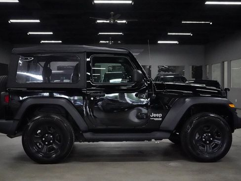 Used 2020 Jeep Wrangler Sport AWD/4WD image 6