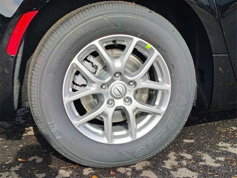 New 2026 Chrysler Pacifica Select image 4