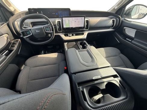 Used 2025 Ford Expedition Max Active AWD/4WD image 17