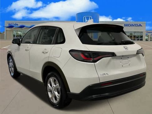 Certified 2025 Honda HR-V LX image 3