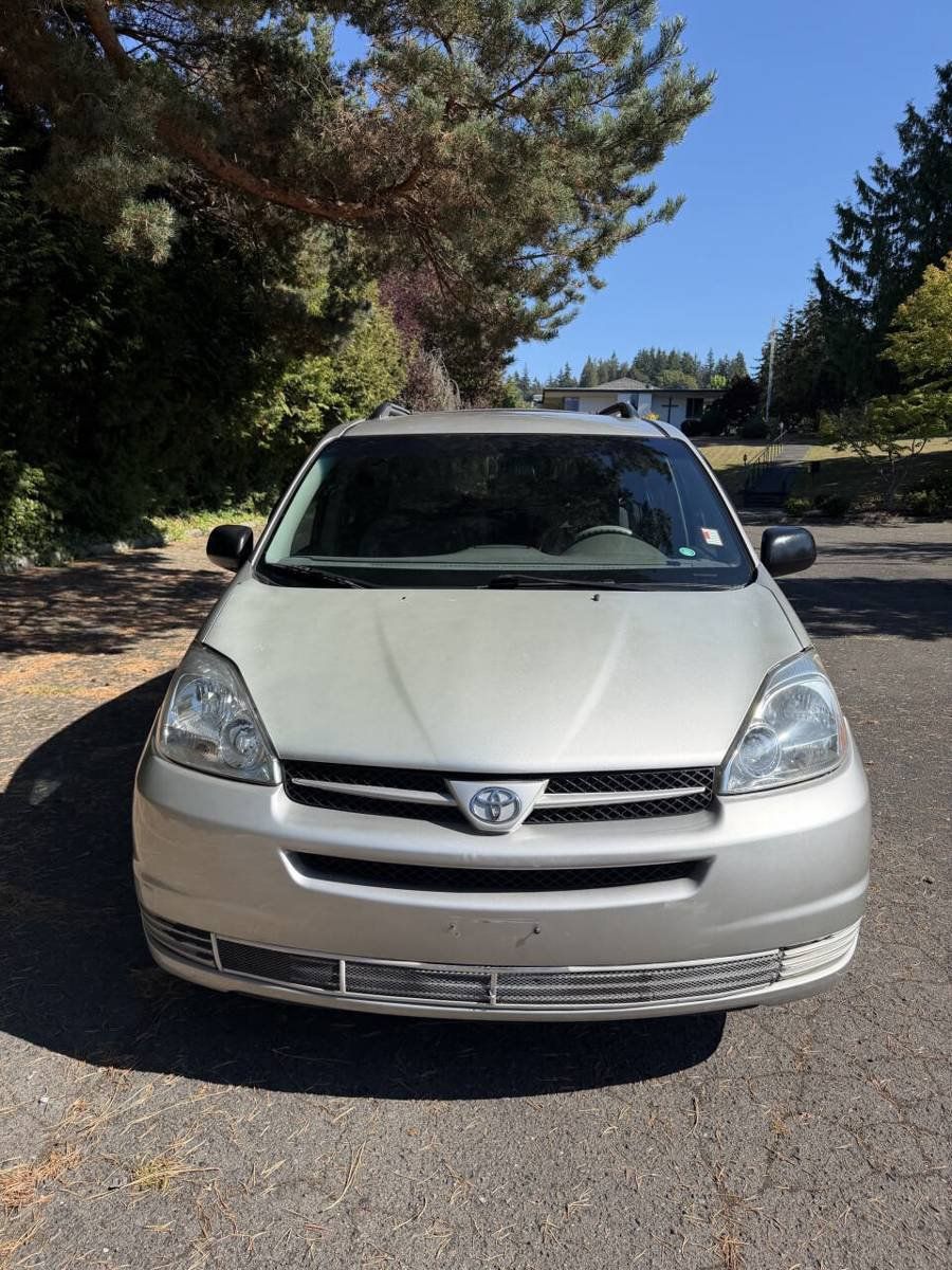 Used 2005 Toyota Sienna CE FWD image 4