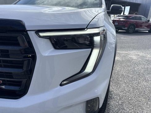 Used 2024 GMC Acadia AT4 w/ Super Cruise Package image 9