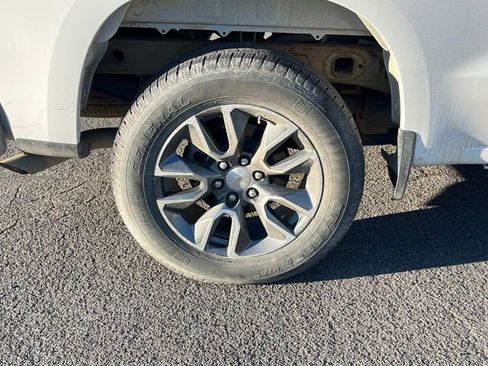 Used 2024 Chevrolet Silverado 1500 LT image 12