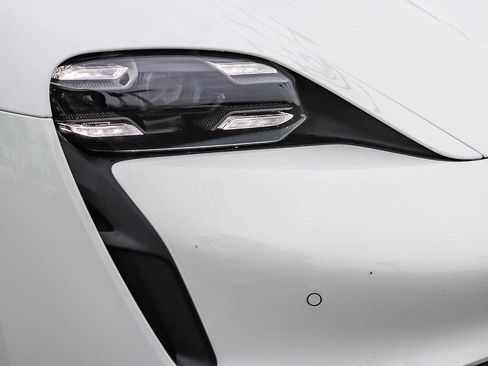 Used 2021 Porsche Taycan Turbo image 7