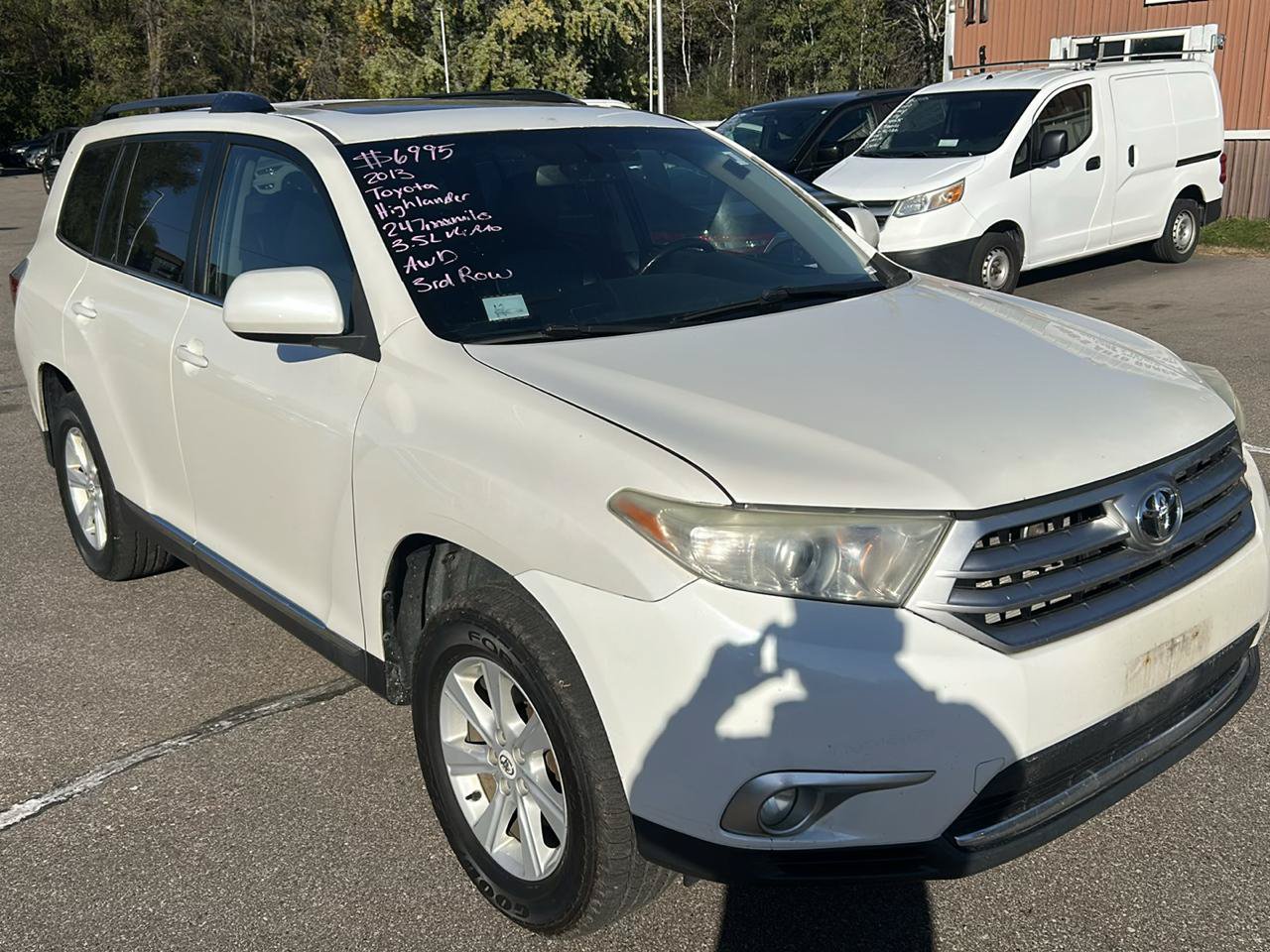 Used 2013 Toyota Highlander SE AWD/4WD image 3