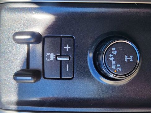 Used 2018 Chevrolet Silverado 1500 LT w/ All Star Edition image 26