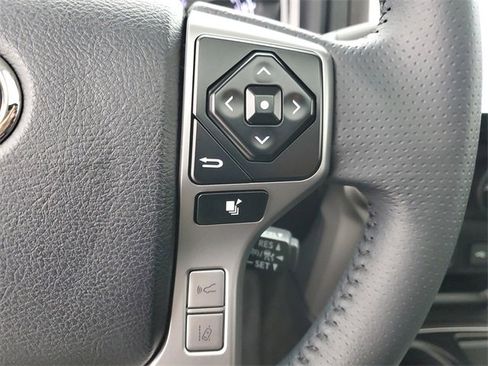 Used 2022 Toyota 4Runner SR5 Premium image 24