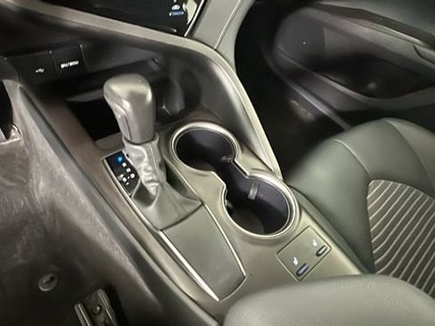 Used 2024 Toyota Camry SE FWD image 21