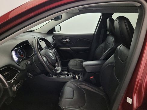 Used 2019 Jeep Cherokee Limited w/ Luxury Group AWD/4WD image 17