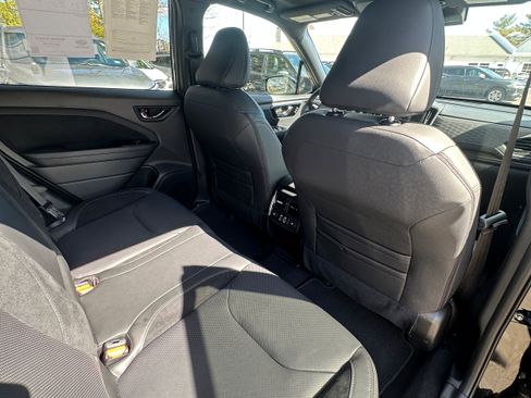 Used 2025 Subaru Forester Touring image 12