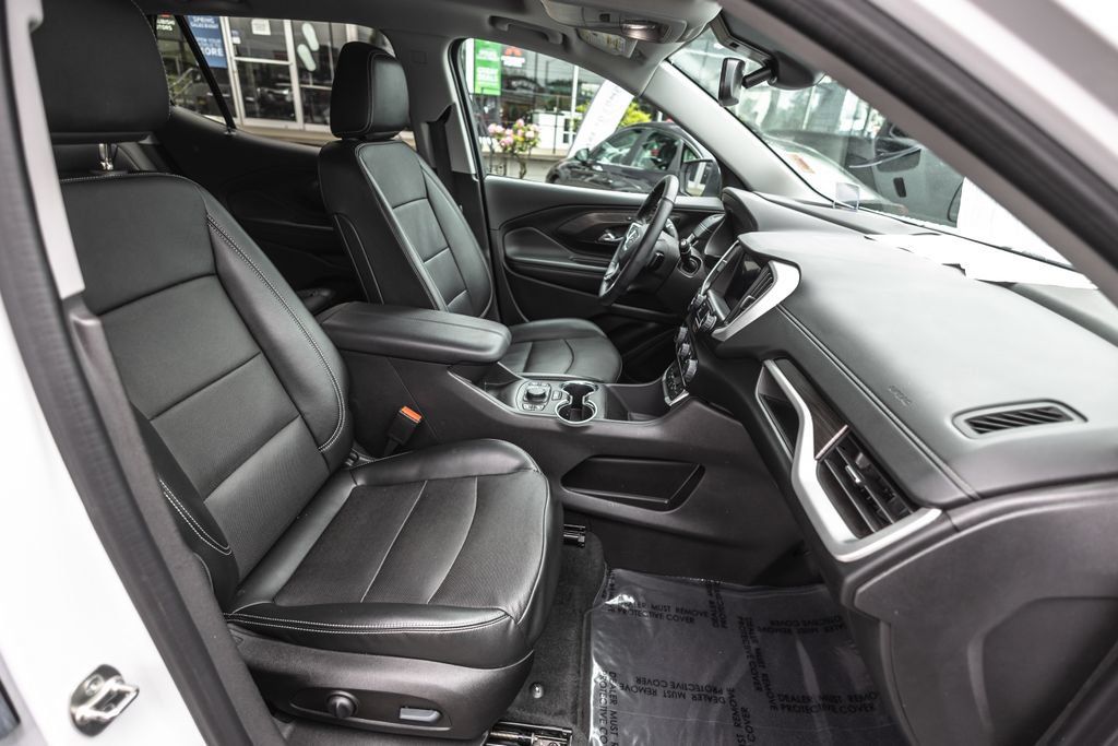Used 2024 GMC Terrain SLT w/ Tech Package AWD/4WD image 29