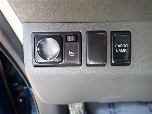 Used 2005 Nissan Frontier LE AWD/4WD image 14
