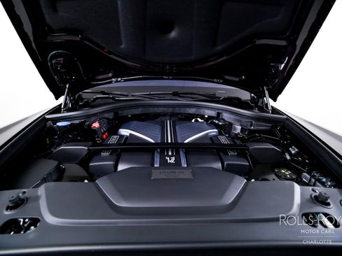 Certified 2025 Rolls-Royce Cullinan Black Badge AWD/4WD image 30
