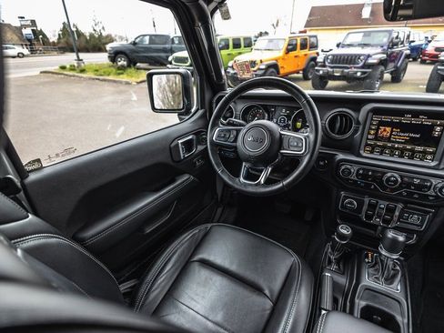 Used 2022 Jeep Wrangler Unlimited Sahara w/ Cold Weather Group image 23