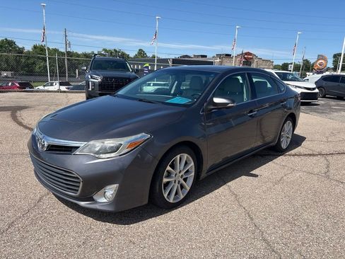 Used 2015 Toyota Avalon Limited FWD image 3