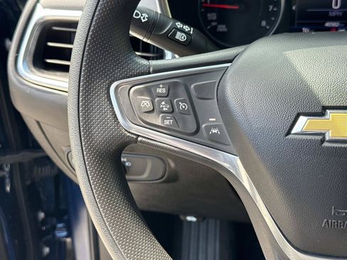Used 2022 Chevrolet Equinox LS w/ LS Convenience Package FWD image 11
