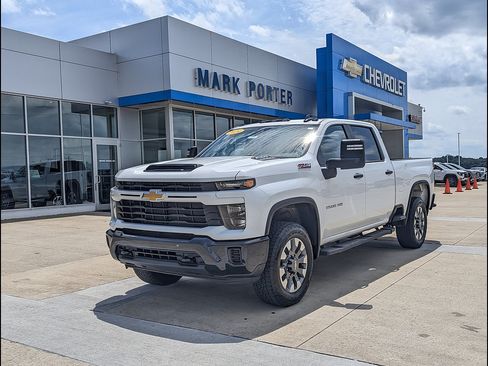 Used 2024 Chevrolet Silverado 2500 Custom w/ Custom Value Package AWD/4WD image 1