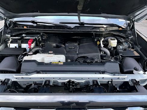 Used 2022 Toyota Tundra Platinum image 9