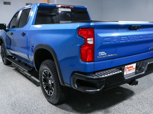 Used 2022 Chevrolet Silverado 1500 ZR2 AWD/4WD image 9