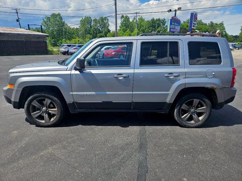 Used 2015 Jeep Patriot High Altitude AWD/4WD image 5