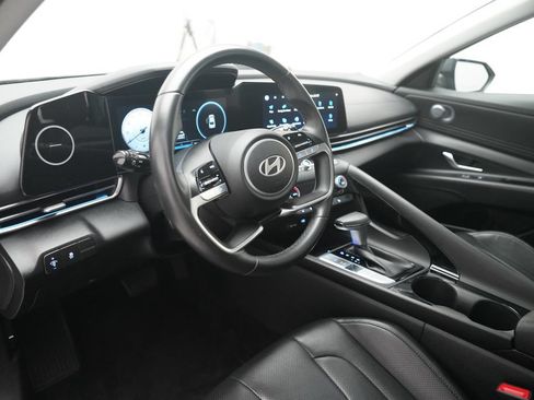 Used 2024 Hyundai Elantra Limited FWD image 8