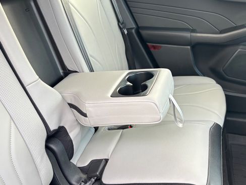 Certified 2025 Ford Escape Platinum w/ Premium Technology Package image 25