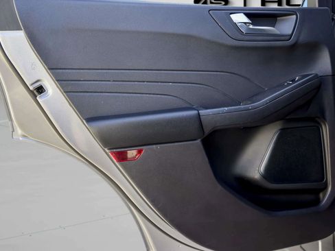 Used 2021 Ford Escape SEL image 28