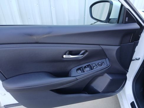 Used 2025 Nissan Sentra SV image 10