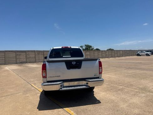 Used 2017 Nissan Frontier SV RWD image 18