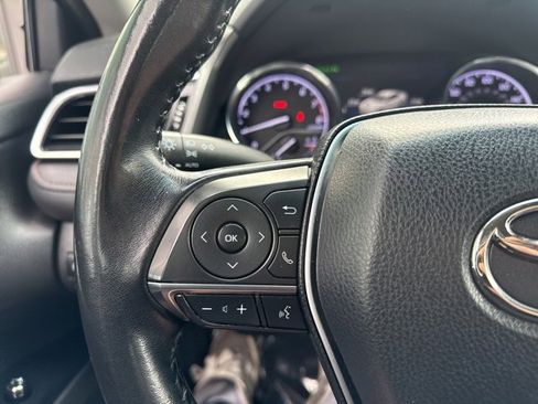 Used 2018 Toyota Camry L image 17