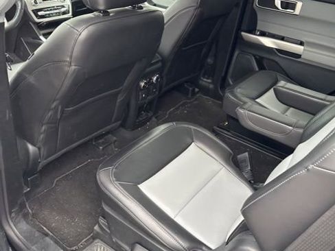 Used 2023 Ford Explorer XLT w/ Equipment Group 202A AWD/4WD image 16