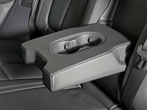 New 2026 Porsche Macan image 33