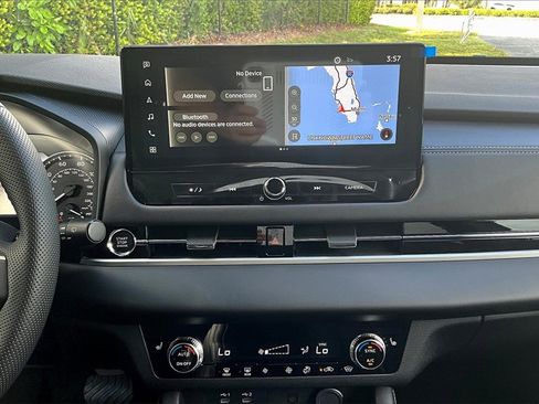 New 2025 Mitsubishi Outlander Trail Edition image 7