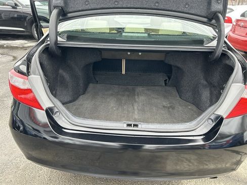 Used 2015 Toyota Camry LE image 8