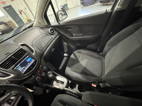 Used 2016 Chevrolet Trax LS image 21
