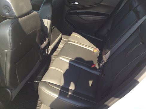 Used 2024 Chevrolet Equinox Premier AWD/4WD image 12
