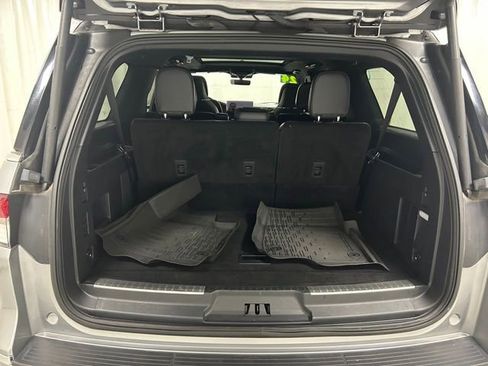 Used 2024 Lincoln Navigator L Reserve AWD/4WD image 11