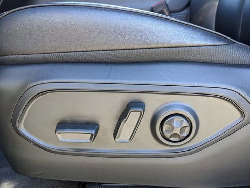 New 2025 Jeep Grand Cherokee Limited w/ Black Appearance Package image 49