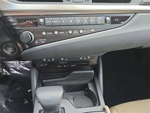 Used 2019 Lexus ES 350 Luxury w/ Premium Package image 26
