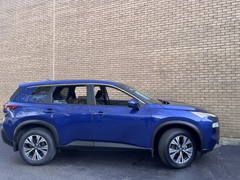 Used 2022 Nissan Rogue SV image 6