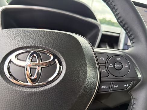 Certified 2026 Toyota Corolla Cross XLE w/ Convenience Package FWD image 11