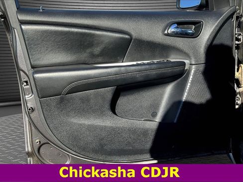 Used 2020 Dodge Journey SE image 19
