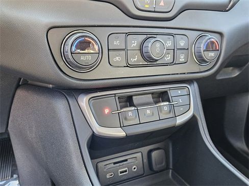 Used 2024 GMC Terrain AT4 image 17