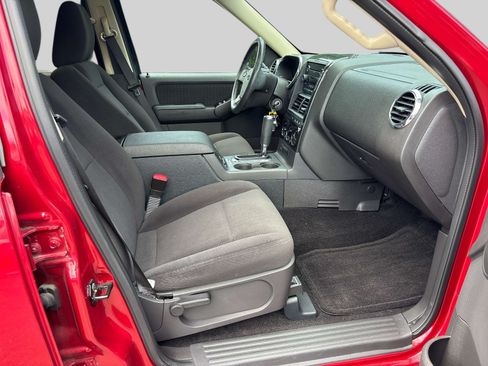 Used 2010 Ford Explorer XLT AWD/4WD image 17
