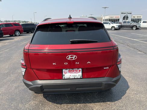 Used 2025 Hyundai Kona SEL AWD/4WD image 6