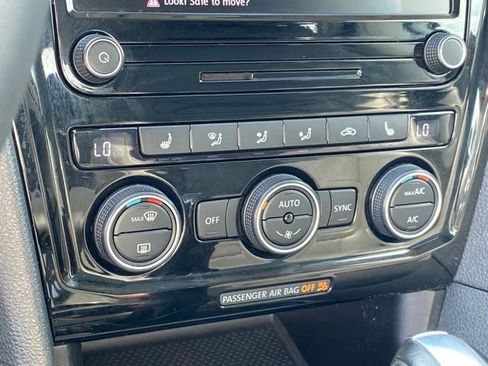 Used 2022 Volkswagen Passat 2.0T image 12