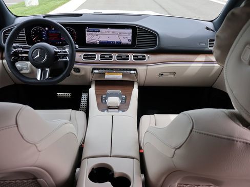 New 2026 Mercedes-Benz GLS 450 4MATIC image 16