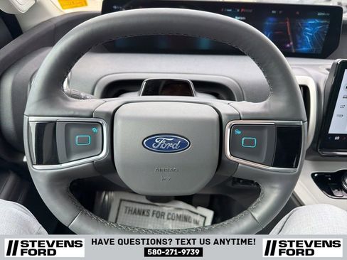 Used 2025 Ford Expedition Active AWD/4WD image 29