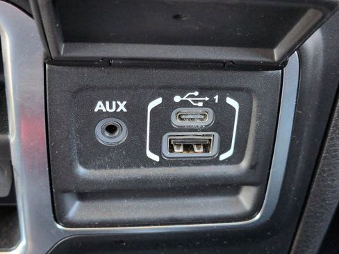 Used 2025 Jeep Gladiator Sport AWD/4WD image 21